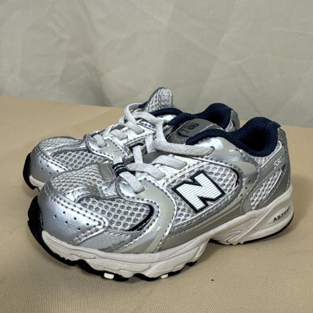 New Balance 530 Kids Size 8 Silver White Navy Y2K Running Sneakers IZ530KA